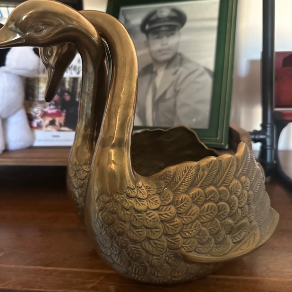 Elegant Gold Swan Figurine